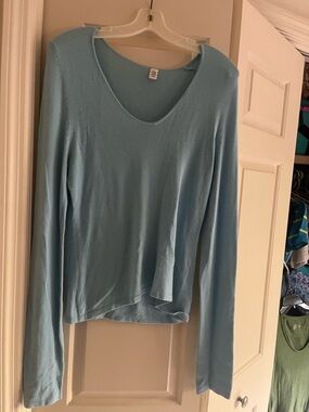 Light Blue Women's Long Sleeve V-Neck Top